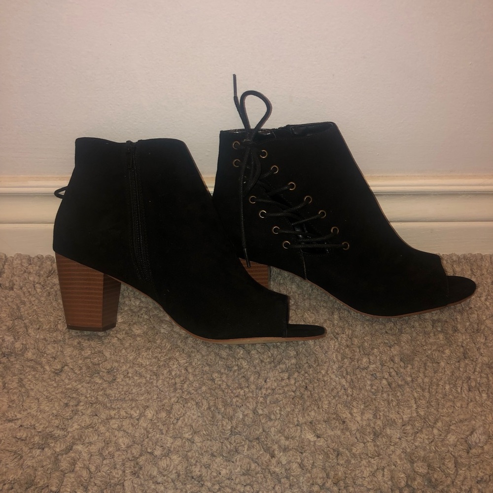 JustFab Black Willow Heel